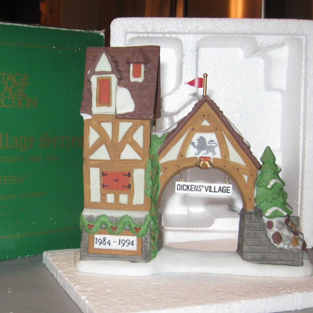 Dickens' Village "Postern" 10th Anniversary accessory